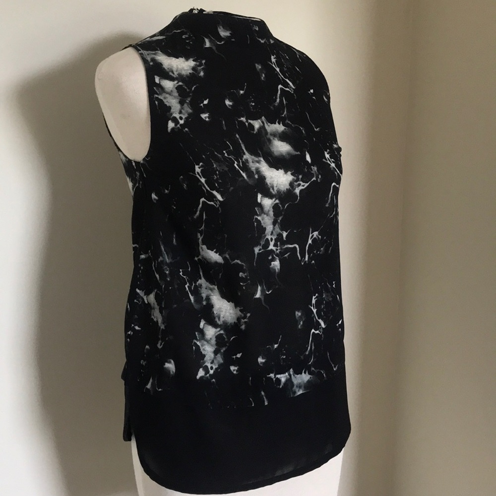 Japna sleeveless blouse
